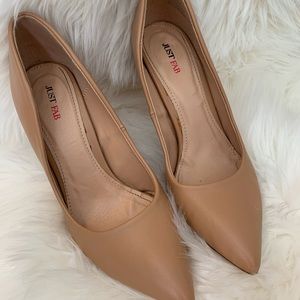 Size 7 Tan Faux Leather High Heels